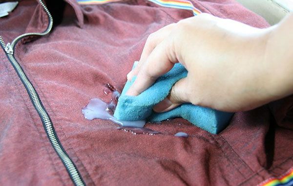 پاک کردن اسلایم از روی لباس